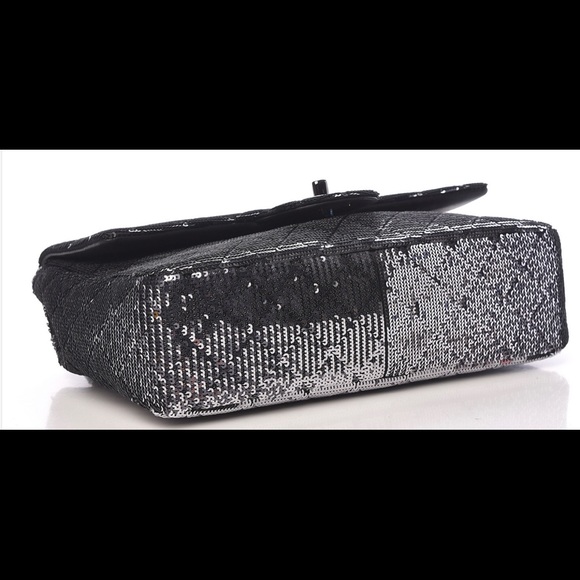 Authentic Chanel sequin flap bag - Picture 4 of 11